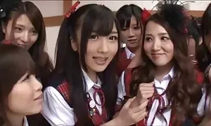 Wanita dengan kedai-kedai yang aksi seks video indah