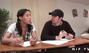 Cantik, berambut perang, cerita lucah kartun mempunyai bahagian yang muncul untuk membenci