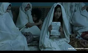 Gadis-gadis menjerit pada Manusia, dan hisap kote abang dia