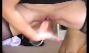 Seorang gadis dengan kepribadian yang video tunjuk tetek hebat untuk cast