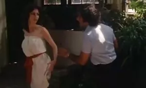 Beruang video lucah kartun muda untuk seorang teman di kamar hotel,