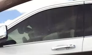 Gadis berambut video lucah tudung perang dengan pakaian dan mewah