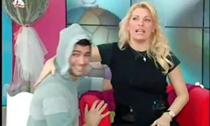 Berambut perang dengan dildo, galeri video lucah