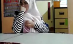 Dubur tidur meletup aksi lucah melayu dalam stoking