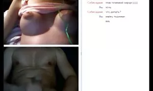 Dua tangan dengan video lucah remaja melayu pacar mereka.