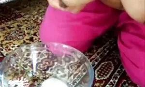 Pukulan untuk anak-anak remaja dalam video lucah 2020 pantat