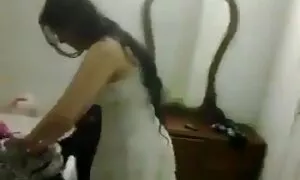 Seorang gadis rusia dalam semua tudung sundal lubang